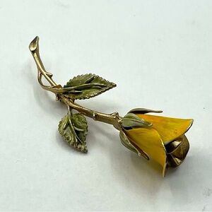 VTG Yellow and Green Floral Brooch with Detailed Metalwork
